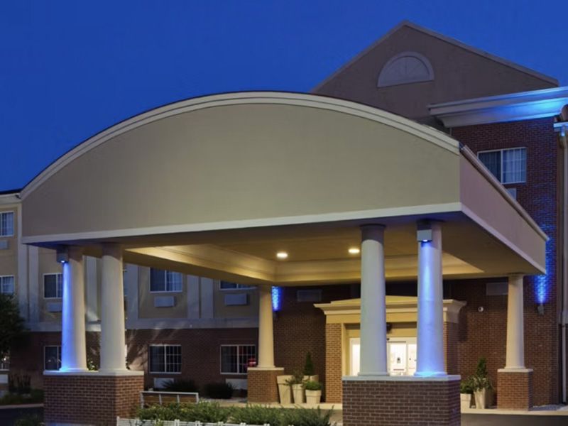 holiday-inn-express-and-suites_800x600